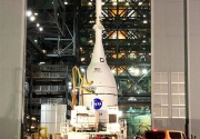 NASA rakit roket yang dilengkapi dengan pesawat ruang angkasa untuk ke bulan awal 2022