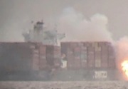 Membawa kimia, kontainer kapal kargo terbakar di British Columbia