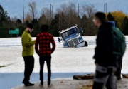 Banjir di Kanada akibatkan akses kereta api terputus dan menewaskan 1 orang
