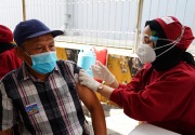 Capaian vaksinasi Indonesia belum merata, epidemiolog bandingkan dengan negara maju