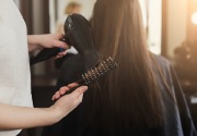 7 rekomendasi alat pengering rambut terbaik