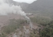 Warga terdampak erupsi Gunung Semeru disarankan pakai masker N95