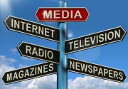Bukan koran atau radio, media mainstream: Google, medsos, dan niaga digital