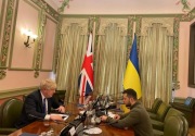 PM Inggris Boris Johnson temui Zelenskyy di Kiev:  Berani atau memang sudah aman? 