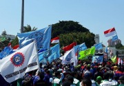 Peringatan May Day, buruh gelar aksi di kantor KPU