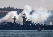 Diserang di Laut Hitam, kapal logistik Rusia terbakar