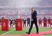 Fans Liverpool soraki Pangeran William dan lagu kebangsaan Inggris 
