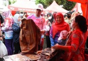 Wali Kota Bandar Lampung pamerkan UMKM ke peserta APEKSI dengan gowes santai