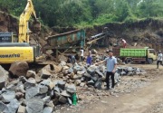 Aktivitas angkutan rusak jalan desa, DPMPTSP Klaten tutup tambang galian C Bayat