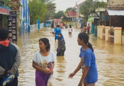 Rawan banjir, Wawako Makassar pastikan pengerukan drainase di Manggala optimal