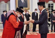 Lantik Guntur Hamzah, konflik kepentingan Jokowi dan MK kian terlihat 