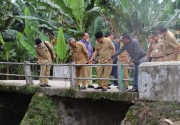 Wabup Jombang respons cepat rusaknya jembatan Desa Sukodadi Kabuh