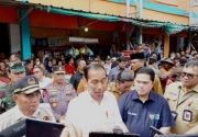 Menko PMK dampingi Presiden Jokowi cek harga bahan pokok di Cilegon, ini hasilnya