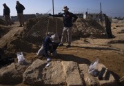 Otoritas Gaza temukan lebih dari 60 kuburan era Romawi