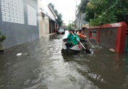Bantuan LPG dan sembako didistribusikan ke korban banjir di Semarang