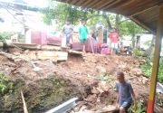 BNPB: 15 rumah warga rusak akibat gempa M7,5 di Maluku