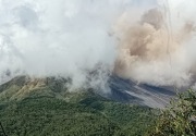 Gunung Karangetang erupsi, 77 warga Sitaro Sulut dievakuasi