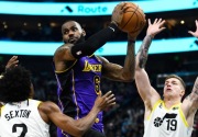 Borong 37 poin, LeBron James bawa Lakers atasi Jazz