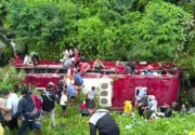 Korban tewas bus masuk jurang di Guci Tegal bertambah