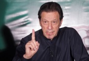 Mantan PM Pakistan Imran Khan menolak rumahnya digeledah polisi