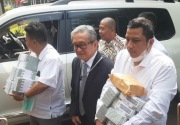 Datangi Kejagung, Maqdir Ismail bawa uang US$1,8 juta