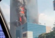 Gedung K-Link Tower di Gatot Subroto kebakaran