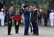 Jokowi minta perwira muda TNI dan Polri bersiap hadapi ancaman teknologi