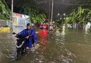 Banjir Semarang: Polri kerahkan tim evakuasi, perjalanan kereta api terganggu