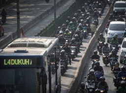 Rute Transjakarta saat demo buruh hari ini