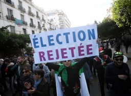 Mantan PM jadi Presiden Aljazair, ribuan warga protes