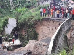 1.223 orang sempat terisolasi di Sumbar imbas hujan deras