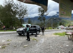 Polisi-TNI ditembak KKB saat evakuasi korban penembakan