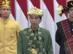 Ini makna pakaian adat khas Bangka Belitung yang dikenakan Jokowi