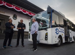 Anak perusahaan BNBR operasikan bus listrik di Bandung Raya