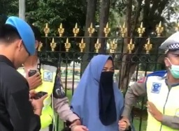 Pengamat teroris: Perempuan todong pistol di depan Istana 