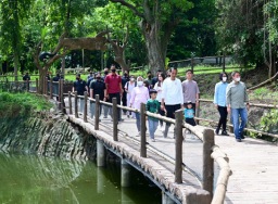Libur Imlek, Gibran ajak Jokowi dan keluarga berlibur ke Solo Safari