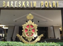 Polisi gerebek ruko pakaian impor bekas di Senen-Bekasi