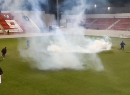 Israel tembakkan gas air mata ke dalam stadion saat pertandingan final sepakbola di Palestina