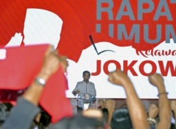 Hari ini Ganjar Pranowo temui ribuan relawan Jokowi di Senayan 