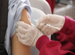 Vaksinasi Covid-19 akan berbayar mulai awal 2024