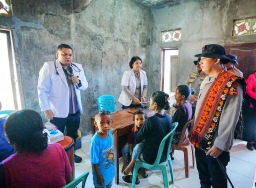 Kapolri Sigit: warga Palue jangan sungkan minta kebutuhan obat ke Kapolda dan Kapolres