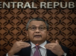 Fitch kembali pertahankan tingkat kredit Indonesia pada BBB, ini respons BI