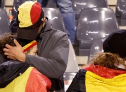 Penembak suporter Swedia di Belgia masih buron