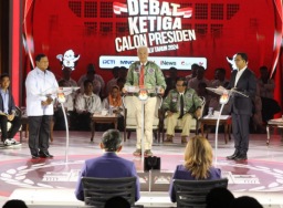 Debat kedua capres dejavu putaran pertama: Remuk Prabowo dikombo Anies dan Ganjar