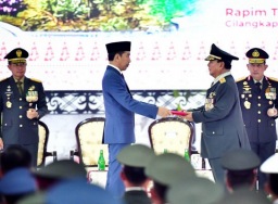 Prabowo dapat gelar Jenderal Kehormatan bukti Jokowi khianati reformasi