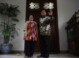 Pertemuan Prabowo-Megawati: Rekonsiliasi, koalisi, atau basa-basi?