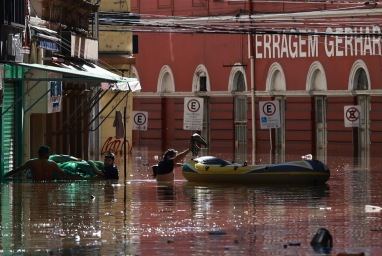 Brasil hentikan liga karena korban tewas banjir semakin meningkat 