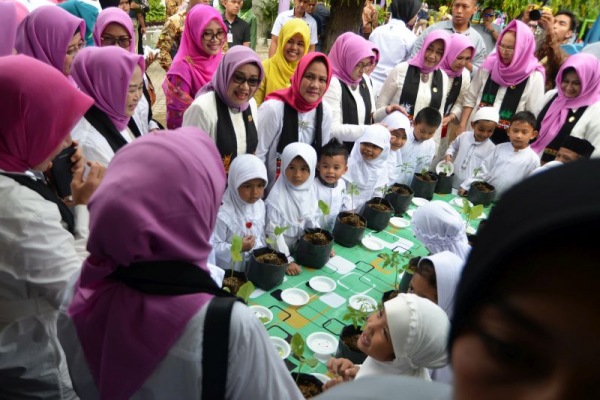 Hadist Tentang Pendidikan Anak Usia Dini - Download Gratis Ebook Seri Belajar Islam Sejak Usia ...