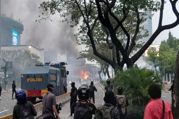 Usai Demo Rusuh Anies Pastikan Jakarta Kembali Normal