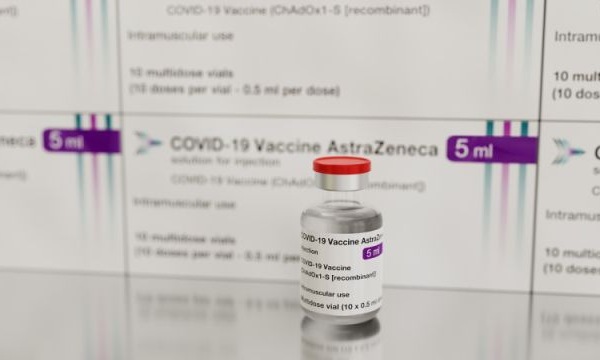 Menyikapi efek samping langka vaksin AstraZeneca
